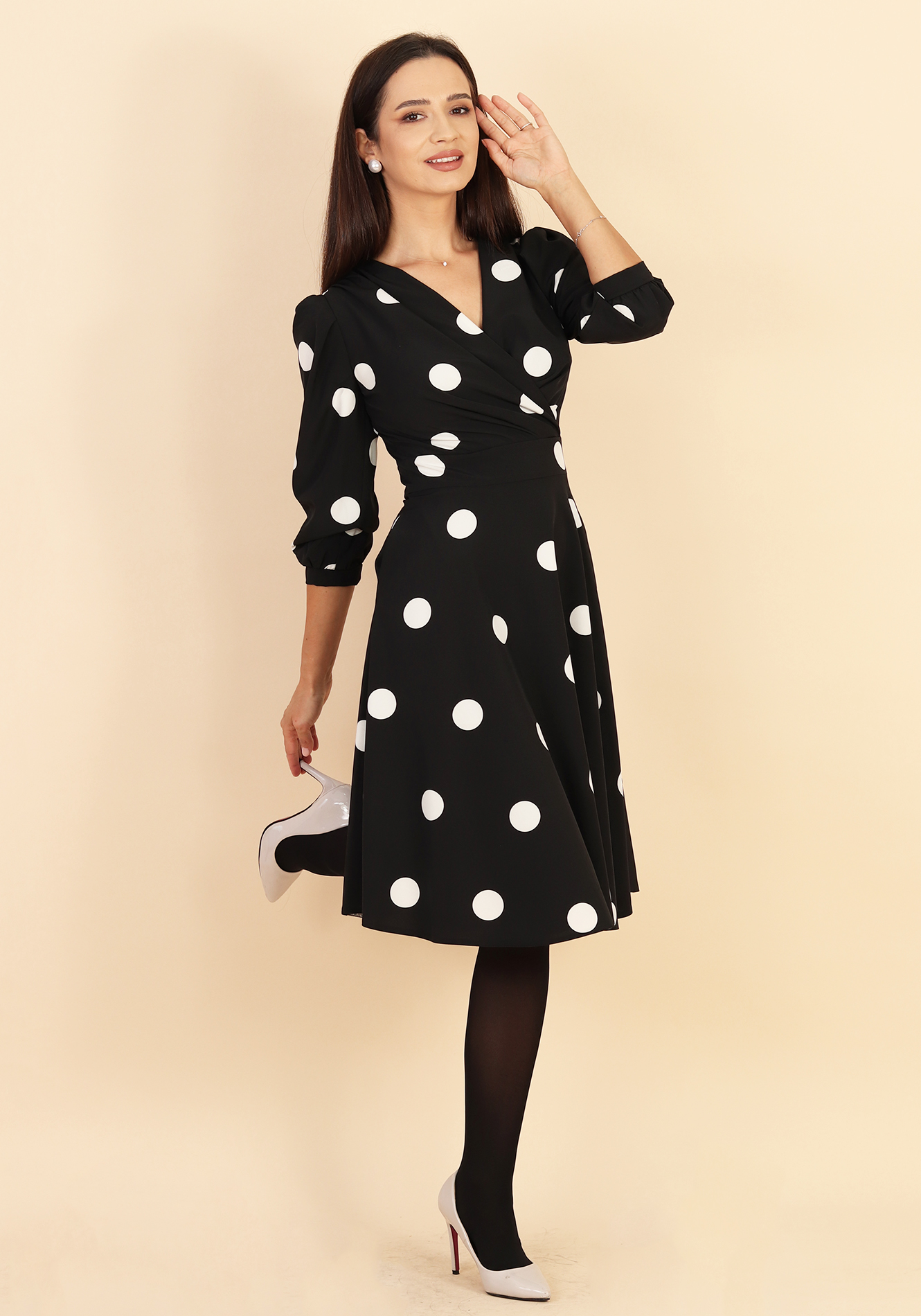 Rochie-clos-cu-buline-1 Rochie clos - imagine 1