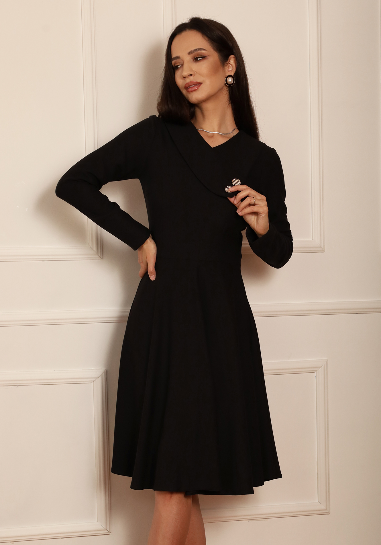 Rochie-clos-cu-guler-asimetric-2 Rochie clos - imagine 1
