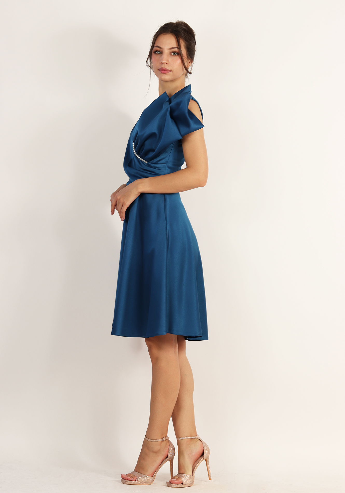 Rochie-clos-cu-pliuri-la-bust-3 Rochie clos - imagine 1