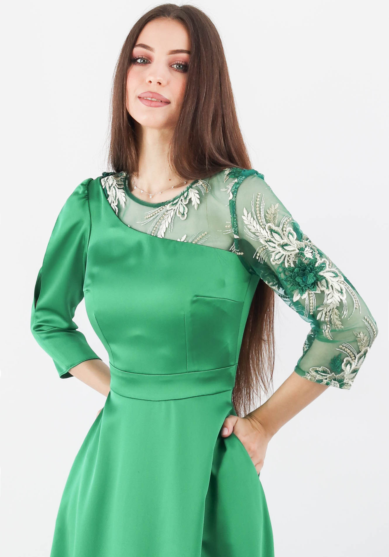 Rochie20clos20cu20un20umar20din20paiete20verde20satin201 Rochie clos - imagine 1