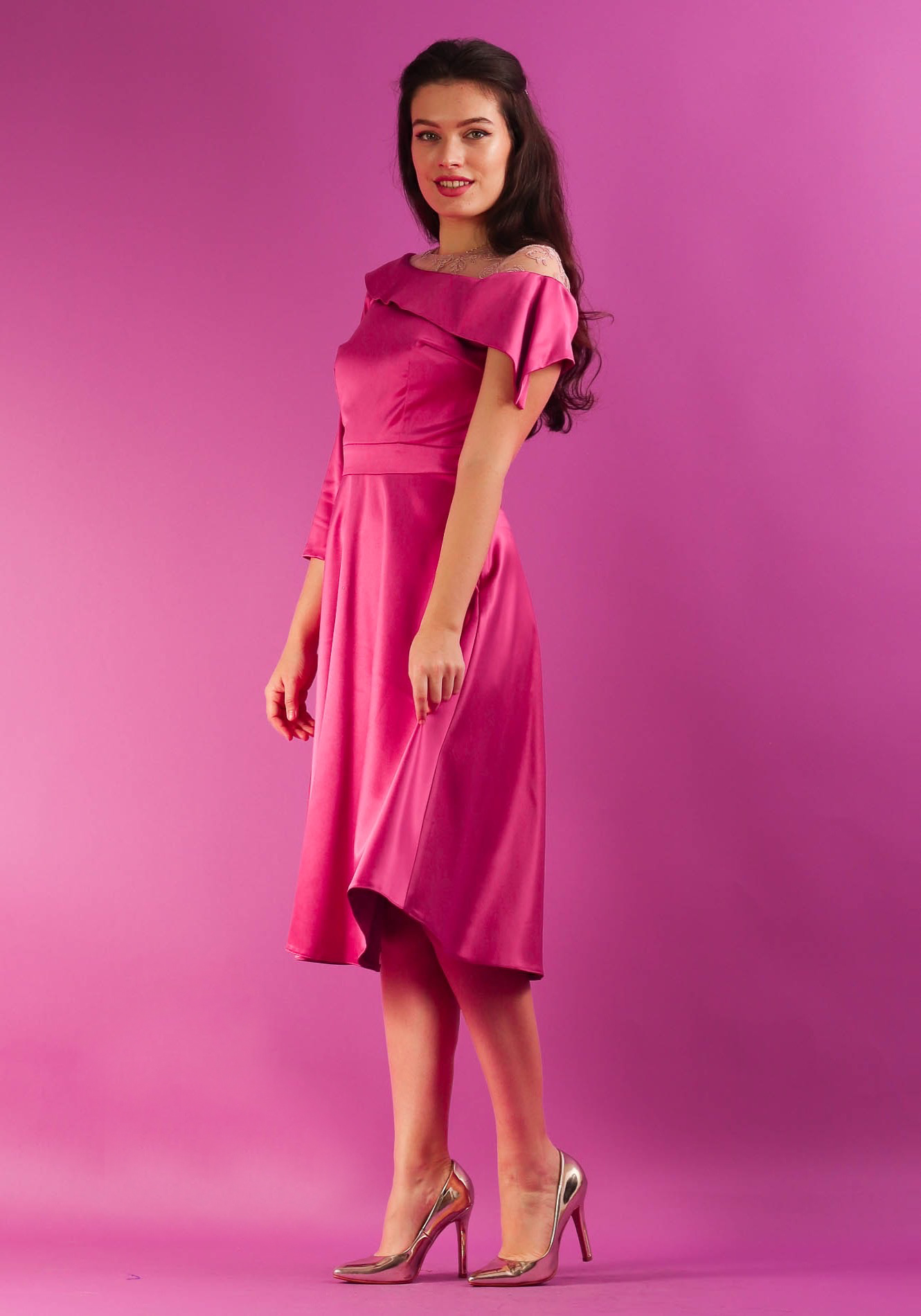 Rochie20roz20clos20cu20umeri20asimetrici202 Rochie clos - imagine 1