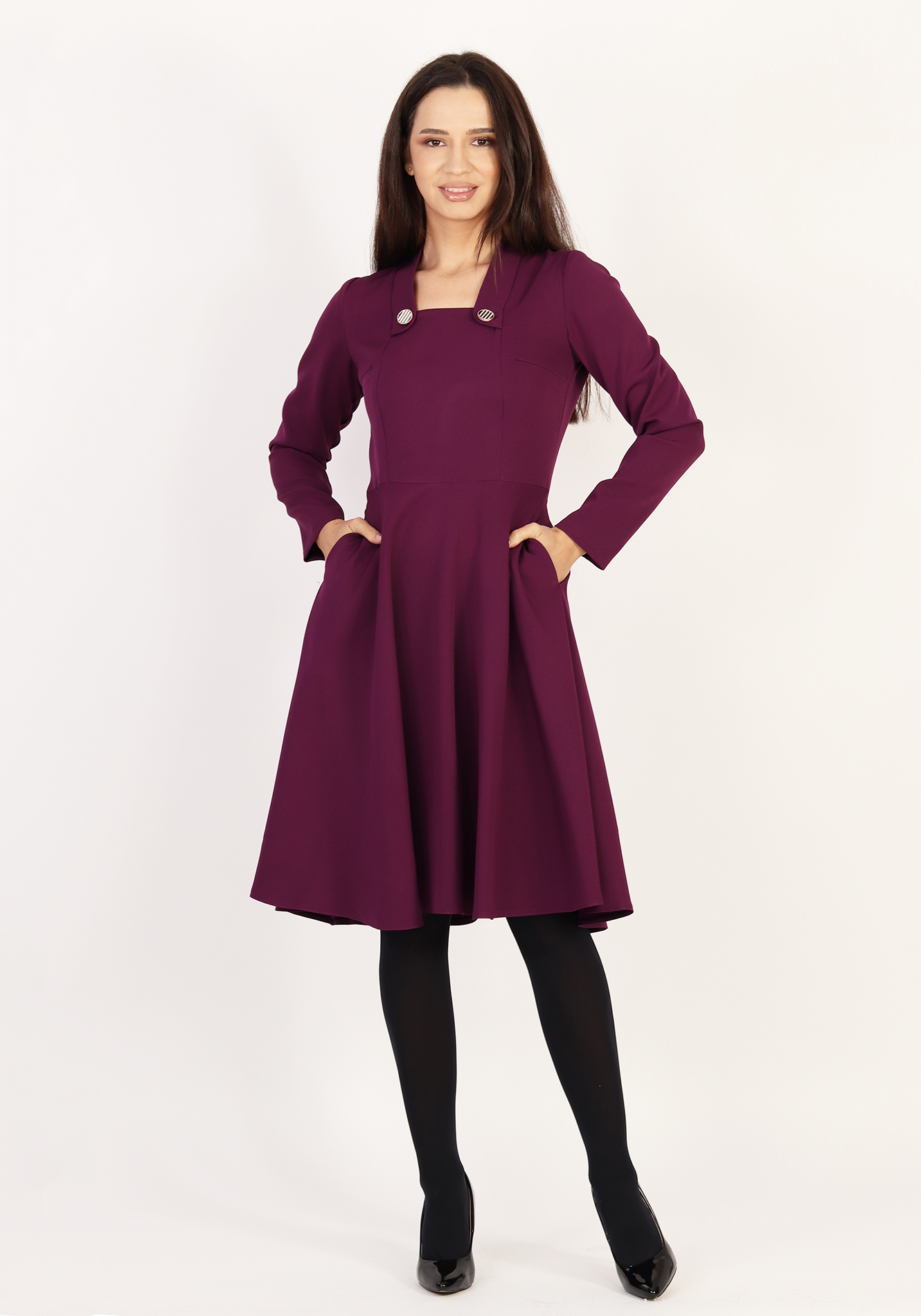 Rochie-clos-cu-decolteu-patrat-1 Rochie clos cu decolteu patrat - imagine 1