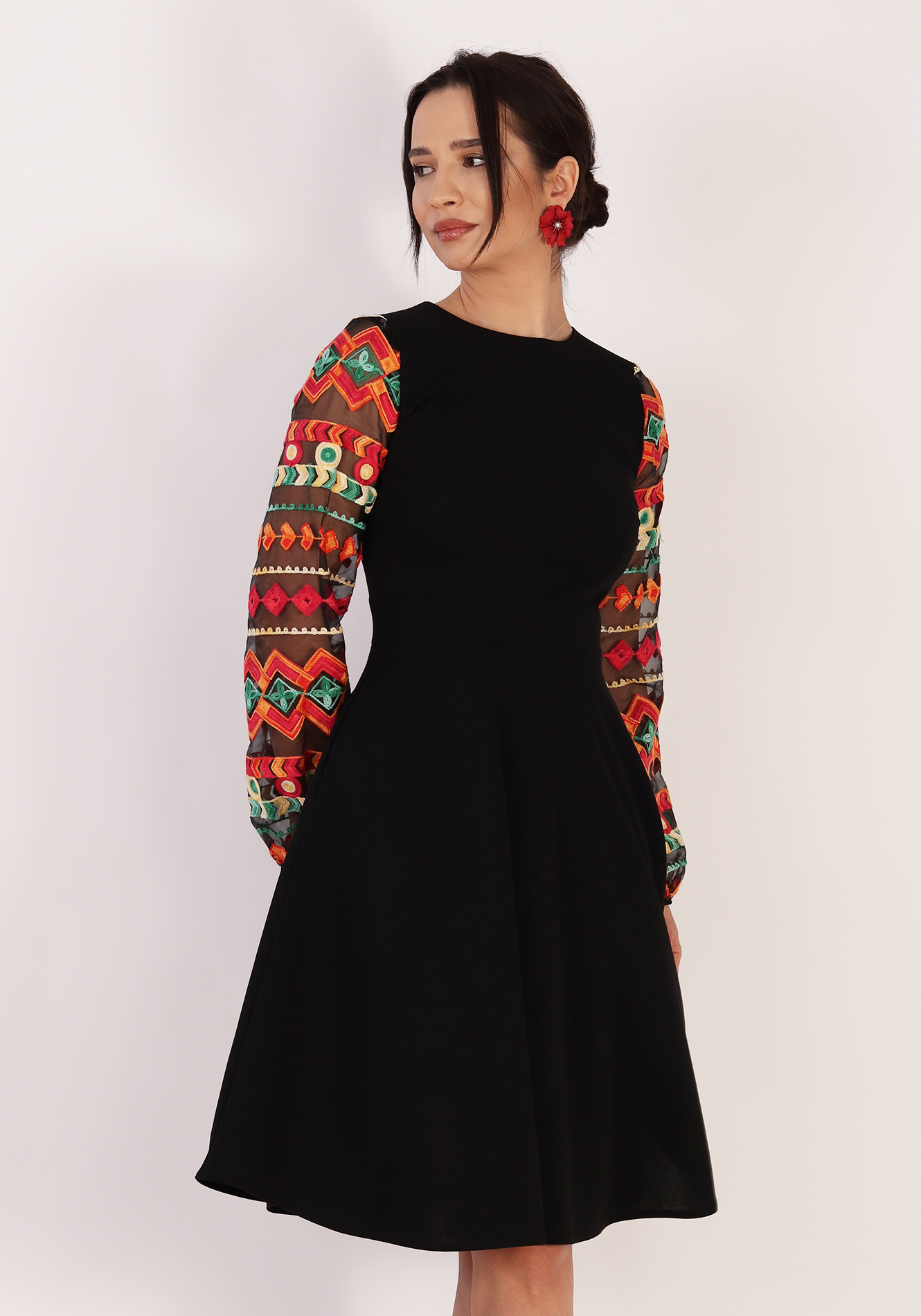 Rochie-clos-cu-imprimeu-traditional-2 Rochie clos - imagine 1